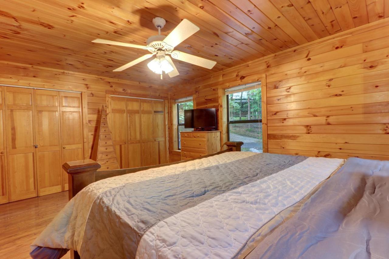Friendly Bear Cabin Pigeon Forge Bagian luar foto